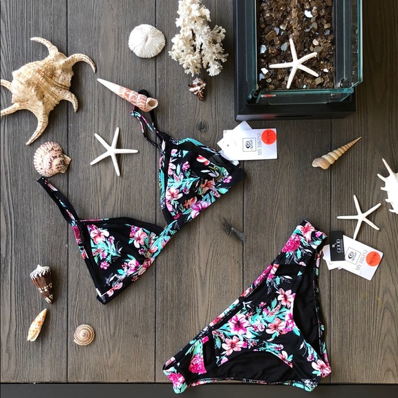 🌺RIP CURL🌺 - Picture 2 of 8